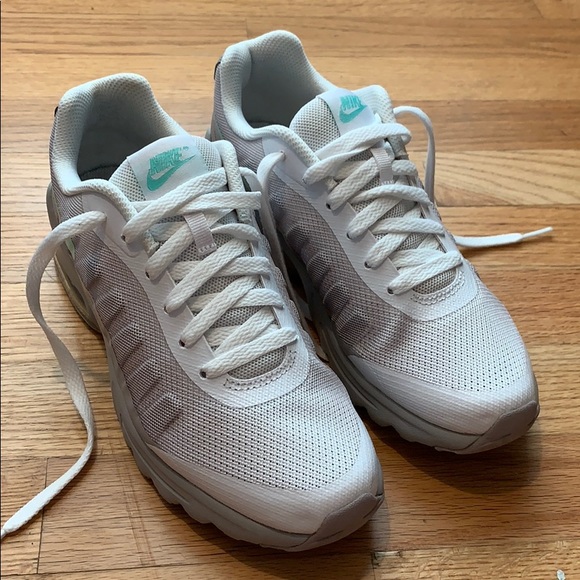 air max invigor print womens